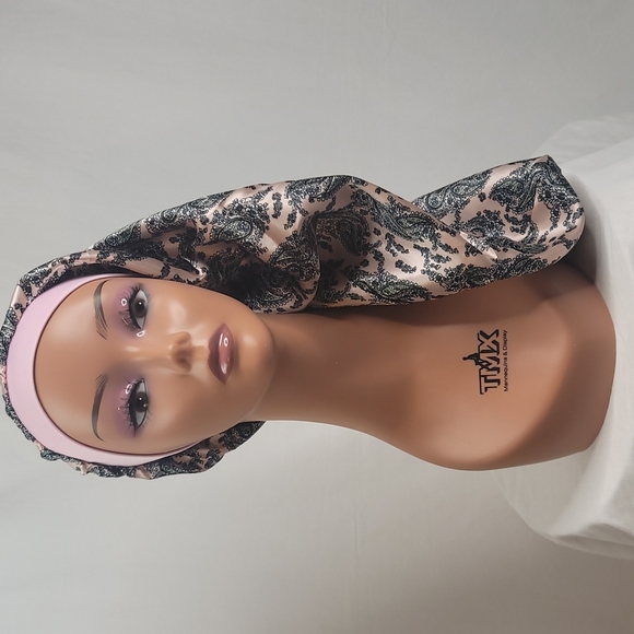 Avebri long hair bonnets cover 3 in a bundle, new with tags - Picture 8 of 8